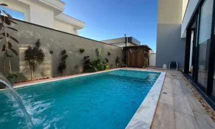 Casa de alto padrão no condomínio Flora Rica 1 - R$ 2.500.000,00.