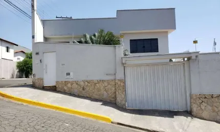 Casa com 2 quartos à venda na Luiz Gazonato, 129, Jardim Europa, Laranjal Paulista por R$ 600.000