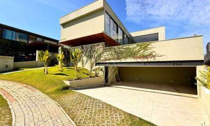 Casa mobiliada para venda e locação em Alphaville - Condomínio Itahye