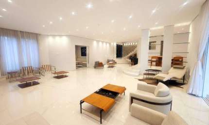Casa de alto padrão para venda e locação no Tamboré 02