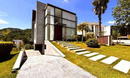 Casa para venda no Tamboré 11  - Totalmente mobiliada