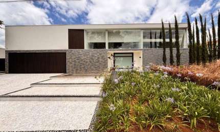 Maravilhosa casa à venda em Alphaville porteira fechada!