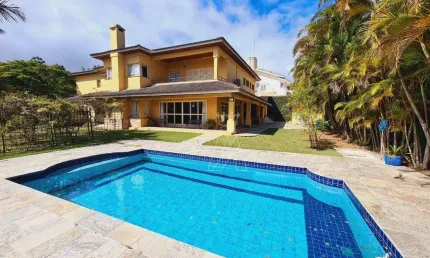 Casa para Venda ou Locação no Condomínio Alphaville 08