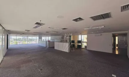 Sala comercial à venda na Alameda Madeira, --, Alphaville, Barueri