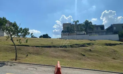 Lindo lote, em aclive, próximo à portaria, com 540 m² no Residencial Gênesis II!