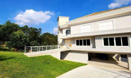 Casa de altíssimo padrão para locação no Tamboré 02