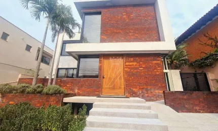 Casa mobiliada para venda e locação - Alphaville 01