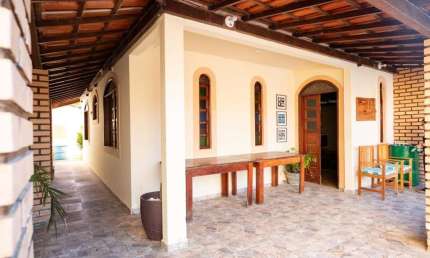 Casa para Venda em Camaçari, Jaua, 4 dormitórios, 2 suítes, 5 banheiros, 10 vagas