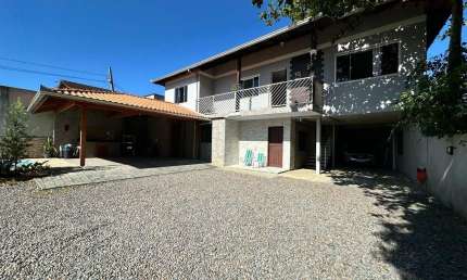 Casa dos Sonhos com Piscina em Indaial – Bairro Tapajós