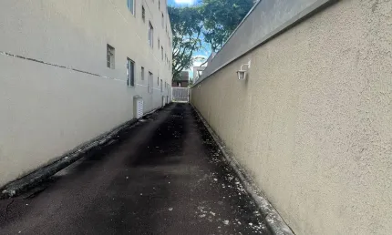 Apartamento na Major França (começo da Getúlio Vargas). 