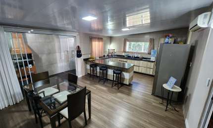 Casa Inteligente, Cond. Fechado, 3 Quartos, Suíte, Painel Solar, 5 ar