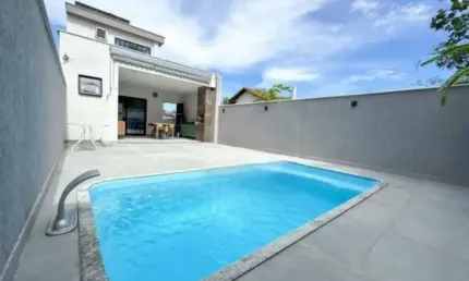 Linda Casa Duplex, em òtima localização do Maravista/Itaipu