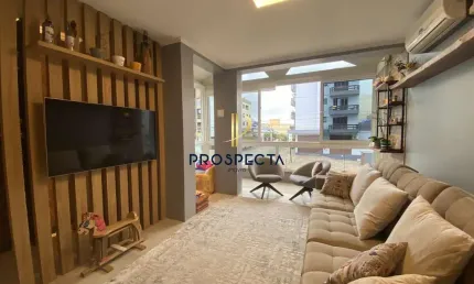 CASA COM 3 DORMITÓRIOS CLOSET 01 SUÍTE COM PÁTIO NO BAIRRO BELA VISTA EM CAXIAS