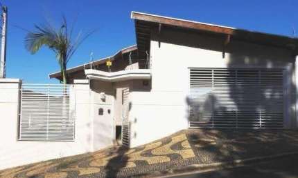 Casa à venda no bairro Jardim Piratininga - Araras/SP