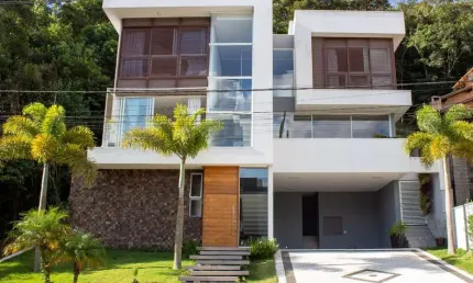 Casa Moderna totalmente integrada à área Verde - COND. MOSAICO DA ALDEIA