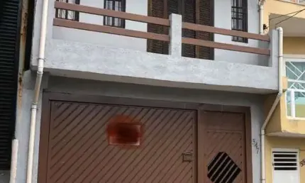 Imperdível oportunidade: Casa à venda em Barueri-SP, Vila São Silvestre, 3 quartos, 1 suíte, 1 sala, 2 banheiros, 2 vagas, 150m²!