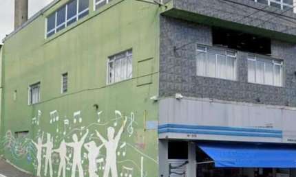 Salão Comercial à Venda em Osasco-SP, Bairro Santo Antônio: 3 Salas, 4 Banheiros, 356m² de Área!