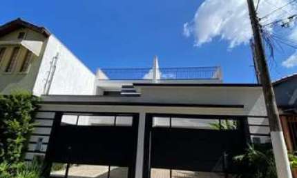 Casa à venda em Osasco-SP, no bairro Bela Vista: 3 quartos, 1 suíte, 1 sala, 4 banheiros, 4 vagas de garagem, 234 m² de área.