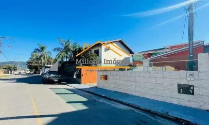 Casa para Venda em São José, Forquilhas, 4 dormitórios, 1 suíte, 3 banheiros, 4 vagas