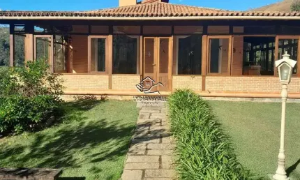 LMPS7206-CASA LINEAR CONDOMINIO 4 SUITES 4 GARAGENS ITAIPAVA PETROPOLIS RJ