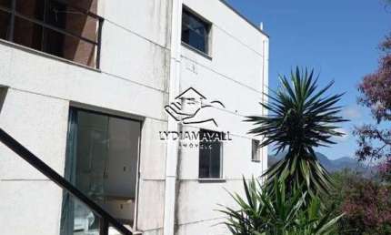 LM7421-CASA TRIPLEX CONDOMINIO 3 QUARTOS (2 SUITES) GARAGEM 2 CARROS ACEITA PERMUTA APARTAMENTO NOGUEIRA PETROPOLIS RJ