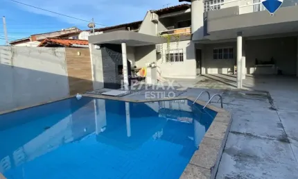Casa duplex no alto do calhau com 3 suítes, energia solar e lazer completo