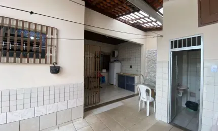 Casa térrea à venda – cohatrac, 3 quartos (1 suíte com closet), 180m², quintal com churrasqueira e jardim de inverno