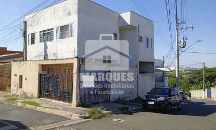 Imóvel com 4 Casas - Ideal para Investimento ou Moradia