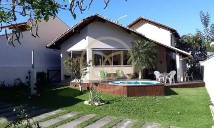 LINDA CASA, EXCELENTE LOCALIZAÇÃO - PRÓXIMO A PRAIA DE PALMAS
