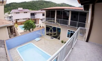 Casa com 5 quartos à Venda, Calheiros - Governador Celso Ramos