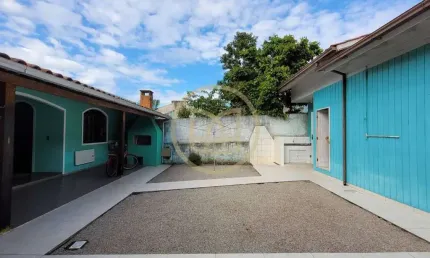 Casas com 1 e 3 dormitórios, Camboa - Governador Celso Ramos