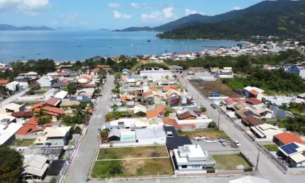 Terreno à venda no Armação, Governador Celso Ramos 