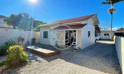 Casas de 01 e 02 dormitórios à venda na praia de palmas
