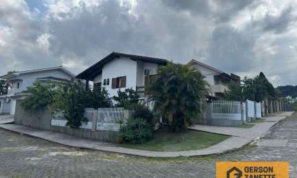Casa com 3 quartos à venda na Rua José Fabre, Mina Brasil, Criciúma
