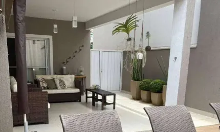 TERRAS DE GÊNOVA - 3 DORMS. (SUÍTE) - 4 VAGAS - AT 250m² - AC 259m²