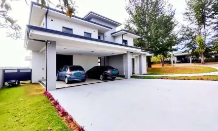 TERRA CAXAMBÚ - AT 1.000m² - AC 454m² - 3 SUÍTES - 3 VAGAS - PISCINA