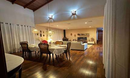RESERVA DA SERRA - AT 504m² - AC 208m² - 3 SUÍTES - 4 VAGAS