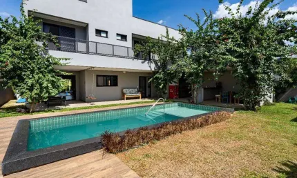 CONDOMÍNIO RESERVA DA SERRA - ALTO PADRÃO - 5 SUÍTES - 8 VAGAS - PISCINA