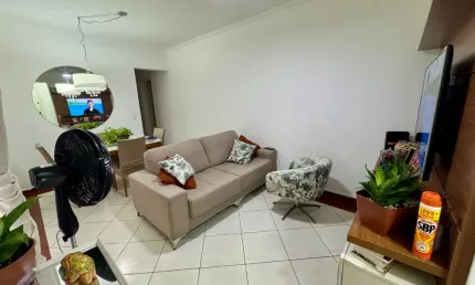 Oportunidade, na vila guilhermina, poucas quadras da praia,  02 dormitórios, com elevador e sacada com churrasquier.