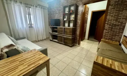 Apartamento 01 dormitório, mobiliado com elevador apenas 100m da praia do boqueirão!!