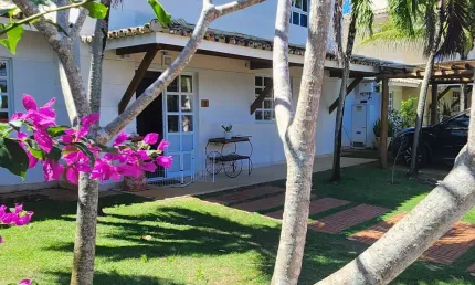 Residência de luxo à venda. localizada no condomínio golf 4 rodas no farol de itapuã!