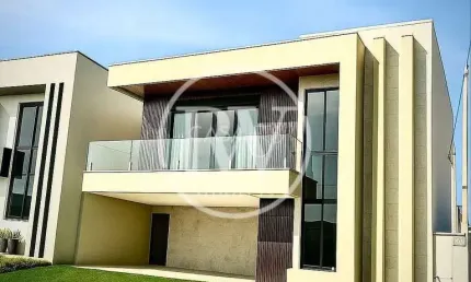 Sobrado de Alto Padrão no Condomínio Jardins Capri – 3 Suítes – 248m² Construído