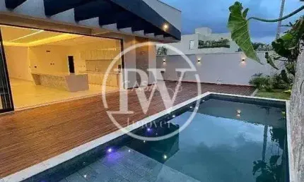 Casa Térrea de Alto Padrão – 3 Suítes + Office – 278m² Construídos – 560m²