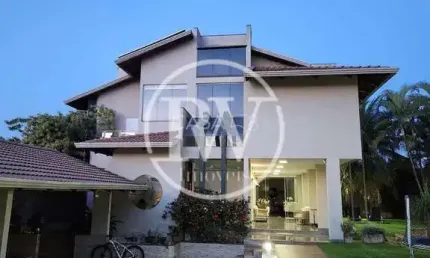 Sobrado à Venda no Setor Sul – 6 Suítes – 550m² – Luxo e Conforto em Goiânia