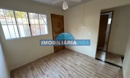 Casa com 2 quartos à venda no Conjunto Habitacional Clóvis Valentin Picolotto, Araçatuba  por R$ 170.000