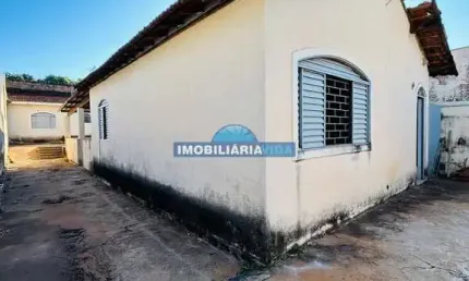 Casa com 2 quartos à venda no Dona Amélia, Araçatuba  por R$ 200.000