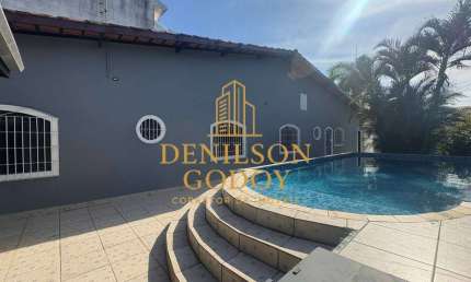 Casa na Praia das Palmeiras – Conforto, Espaço e Lazer em bairro nobre.