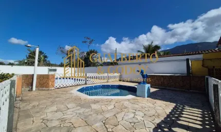 Casa térrea 1 dormitório em condomínio com piscina na praia de massaguaçu!