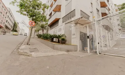 Apartamento 2 Quartos com Sacada, Sol da Manhã e Vaga - Olegário Maciel