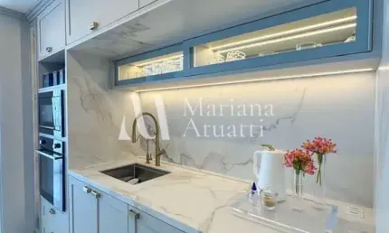 Excelente Apartamento Finamente Mobiliado e Equipado